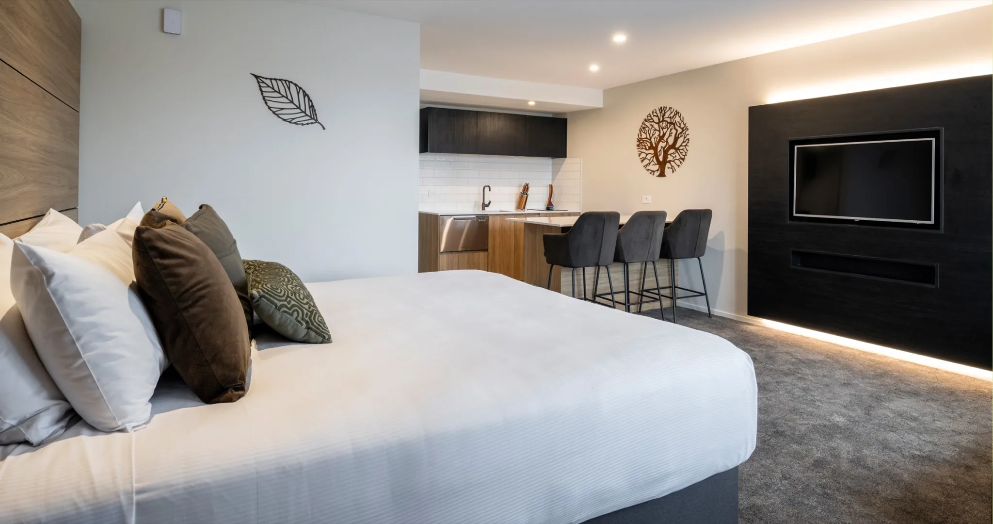 Hotel Elms guest room interior